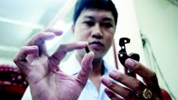 Cái tâm của người thợ khóa và ranh giới giữa tốt và xấu. (18/12/2015)