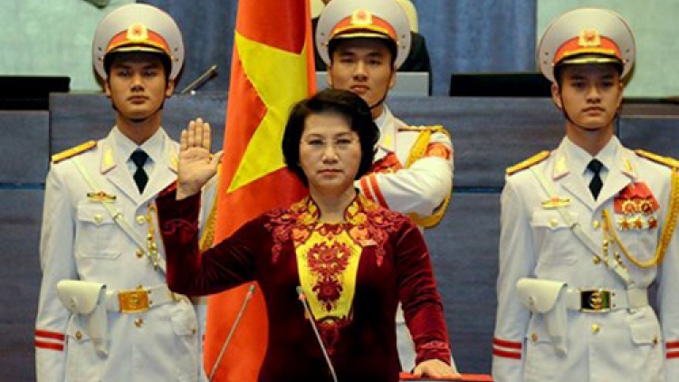 Sáng nay, Quốc hội đã thông qua Nghị quyết bầu bà Nguyễn Thị Kim Ngân làm Chủ tịch Quốc hội, Chủ tịch Hội đồng Bầu cử Quốc gia. (Thời sự trưa 31/3/2016)