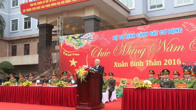 Tổng Bí thư Nguyễn Phú Trọng thăm và kiểm tra công tác sẵn sàng chiến đấu của Bộ Tư lệnh Cảnh sát cơ động, Bộ Công an (Thời sự chiều 02/01/2016)