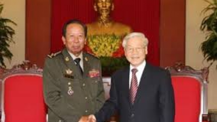 Tổng Bí thư Nguyễn Phú Trọng tiếp Bộ trưởng Quốc phòng Campuchia. (Thời sự đêm 12/12/2015)
