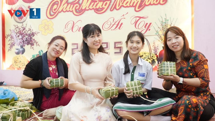 Thế hệ trẻ kiều bào tại Lào gìn giữ và lan tỏa nét đẹp văn hóa truyền thống Tết 