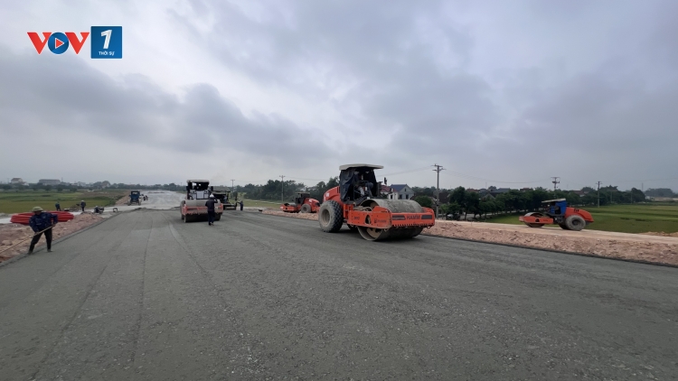 Tết không nghỉ trên công trường cao tốc Bắc Nam (qua Hà Tĩnh) 
