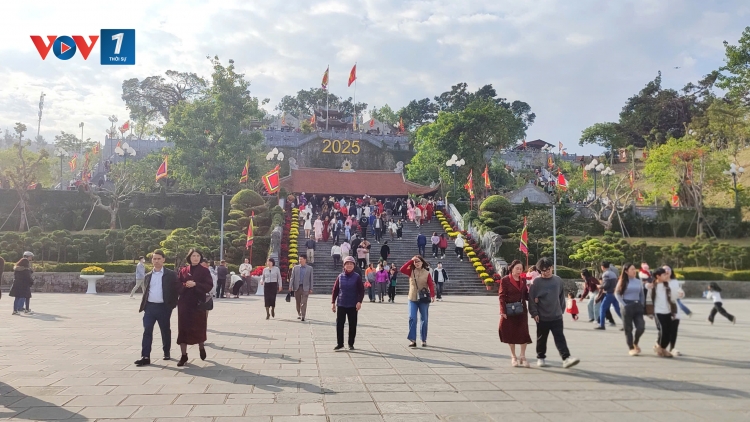 Quảng Ninh: Lễ hội góp phần thúc đẩy kinh tế địa phương