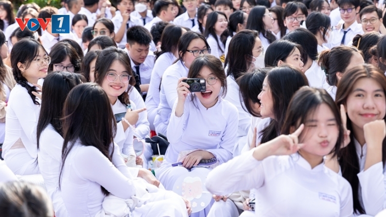 Miễn học phí cho học sinh từ Mầm non đến hết Trung học Phổ thông công lập