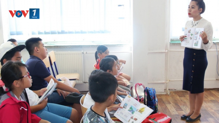 THEO DÒNG THỜI SỰ SÁNG 12/2/2025: Dạy và học tiếng Việt tại Cộng hoà Séc