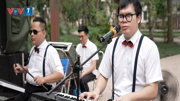 Thủ lĩnh ban nhạc khiếm thị và hành trình vươn tới ước mơ