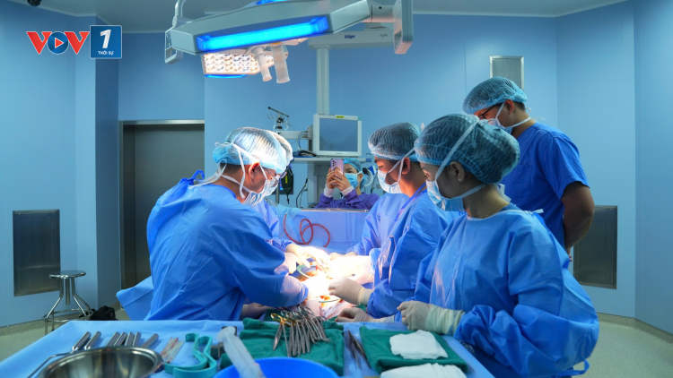 Can thiệp đặt thể hang nhân tạo giúp nam thanh niên cải thiện chức năng sinh lý