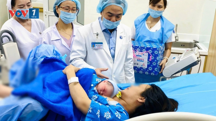 Thời sự 21h30 11/3/2025: Đề xuất phụ nữ sinh con thứ hai được nghỉ thai sản 7 tháng