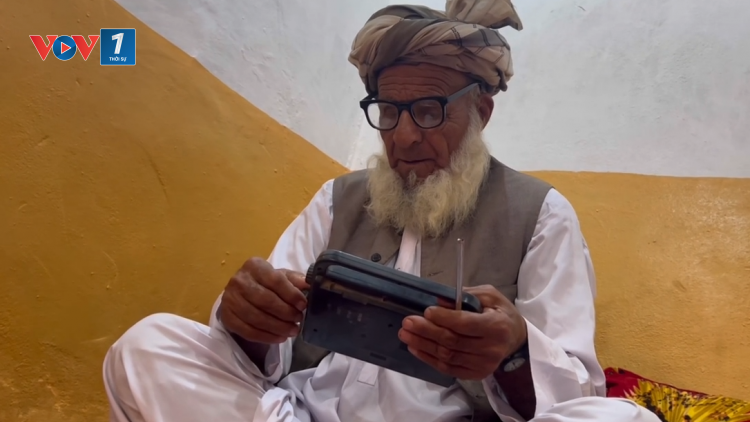 Radio kết nối những người tị nạn Afghanistan với quê hương