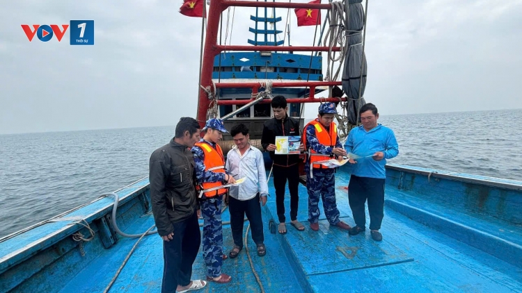 Hải đoàn 11 tăng cường tuyên truyền chống khai thác IUU cho ngư dân