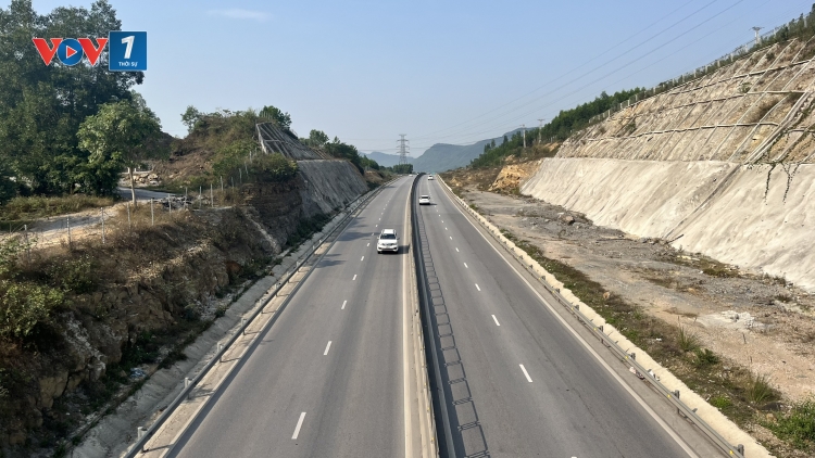 Tăng hiệu quả vốn đầu tư công, thúc đẩy tăng trưởng kinh tế (18/04/2025)