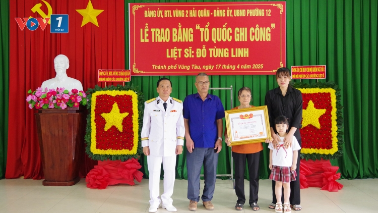 Trao bằng “Tổ quốc ghi công” cho thân nhân liệt sỹ Vùng 2 Hải quân