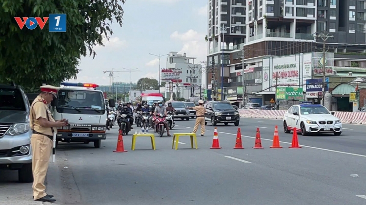 Bình Dương dừng xe giữa quốc lộ khảo sát thực hiện dự án đường sắt, người dân phản ứng