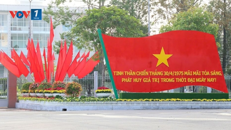 Thời sự 18h 30/4/2025: Không khí hào hùng, rực rỡ cờ hoa trên khắp cả nước trong ngày lễ 30-4