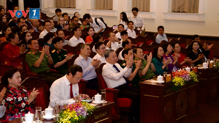 Thời sự 21h30 21/4/205: Tổng Bí thư Tô Lâm dự chương trình hoà nhạc “Bản giao hưởng hoà bình"