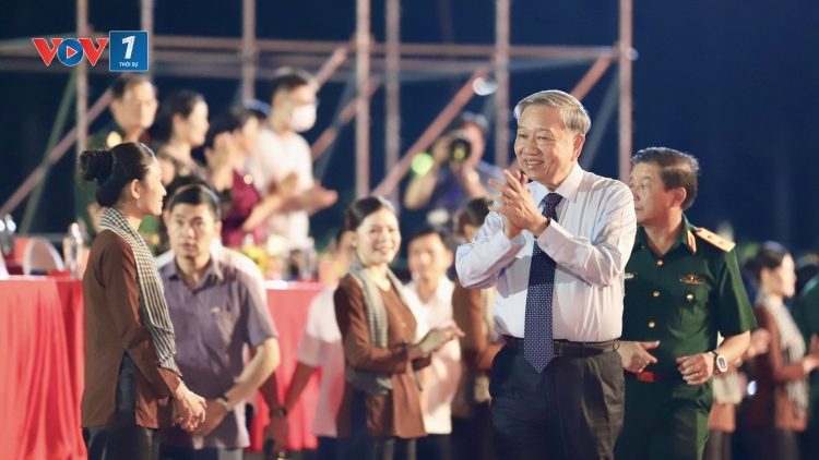 Tổng Bí thư Tô Lâm dự Chương trình nghệ thuật “Đất nước trọn niềm vui”
