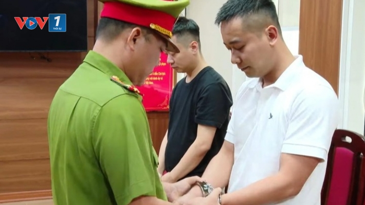 Khi người hùng truyền cảm hứng thành kẻ lừa dối bị khởi tố: Vì đâu nên nỗi?