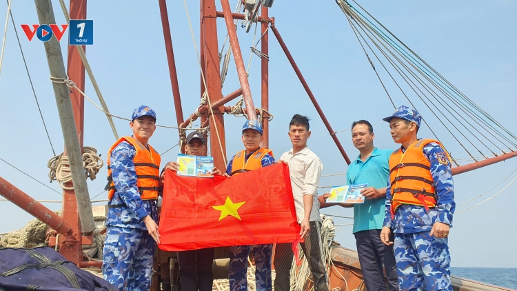 Hải đoàn 11 Cảnh sát biển nỗ lực tuyên truyền chống khai thác IUU