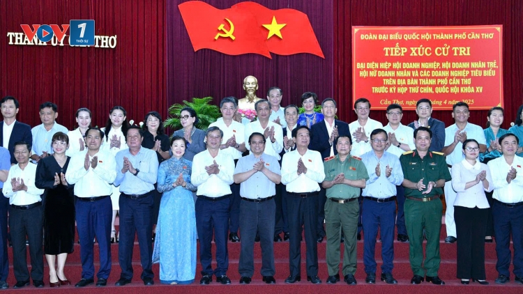 Thủ tướng Phạm Minh Chính: Xử lý nghiêm tình trạng găm vàng, đội giá vàng và buôn lậu vàng