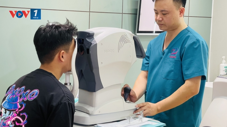 Ứng dụng công nghệ AI trong phẫu thuật xoá cận thị