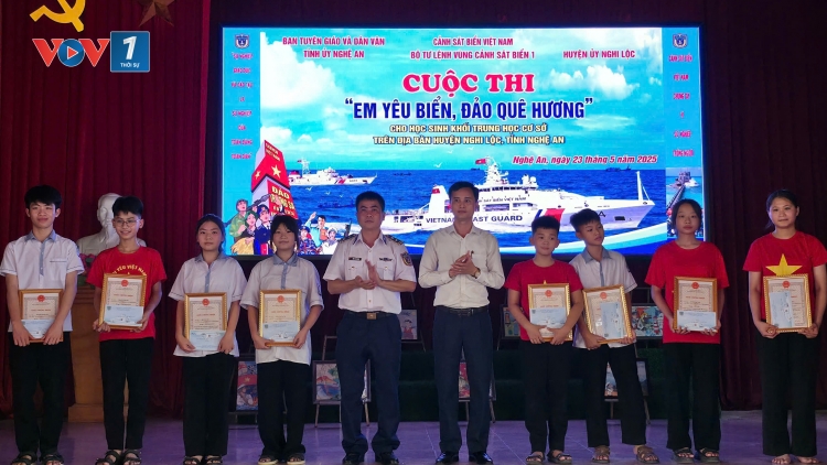 Nghệ An: Trao 26 giải thưởng cuộc thi “Em yêu biển đảo quê hương”