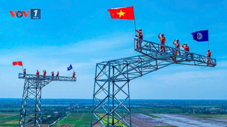 Thủ tướng tặng Bằng khen cho 8 tập thể, 6 cá nhân thuộc EVN thi công Đường dây 500kV mạch 3
