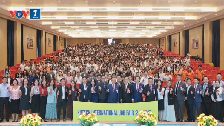 HUTECH International Job Fair 2025 đem đến hơn 1800 vị trí việc làm cho sinh viên