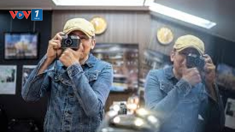 Máy ảnh chụp phim trở lại thịnh hành trong giới trẻ Nhật Bản