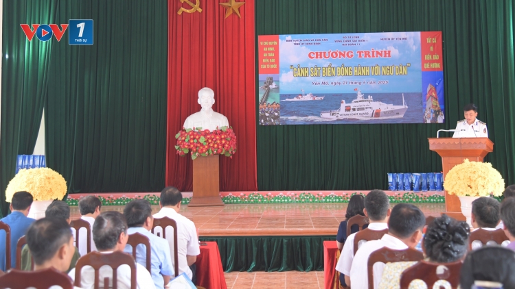 Hải đoàn 11 đồng hành với ngư dân huyện Yên Mô, tỉnh Ninh Bình