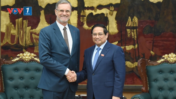 Thủ tướng Phạm Minh Chính tiếp Đại sứ cộng hòa Pháp Olivier Brochet.