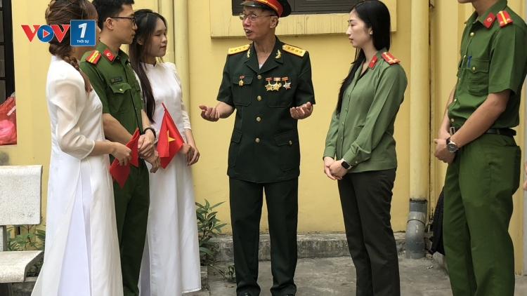 Vỡ òa niềm vui khi chưa nguôi những mất mát đau thương
