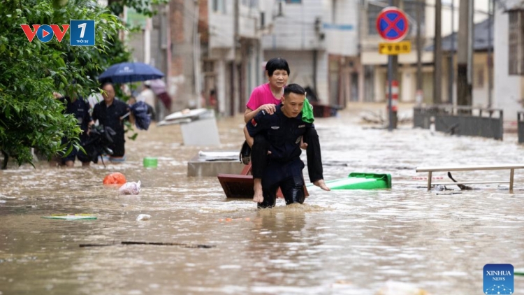 Lũ lụt nghiêm trọng, khiến 6 người thiệt mạng, hơn 80.000 người sơ tán ở Quý Châu (Trung Quốc)