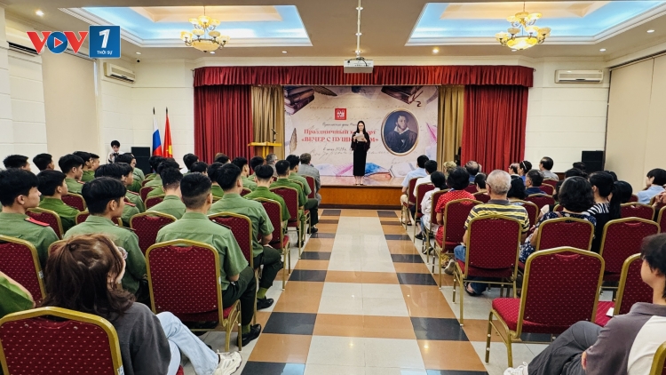 Tôn vinh những đóng góp của “Mặt trời thi ca Nga” Puskin