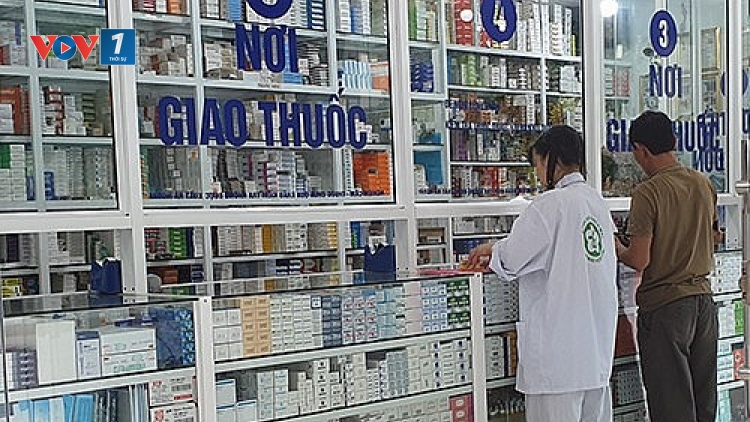 Bộ Y tế yêu cầu cung ứng đầy đủ, kịp thời thuốc, thiết bị y tế cho người bệnh BHYT