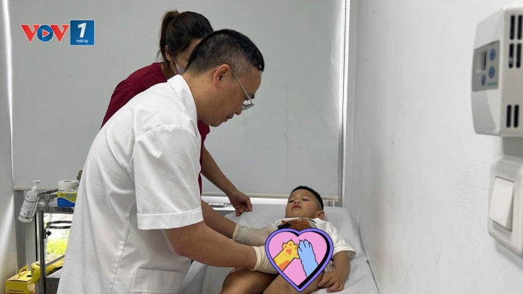  Khám, tư vấn, phẫu thuật nhân đạo bệnh lý bất thường bộ phận sinh dục cho trẻ em nam