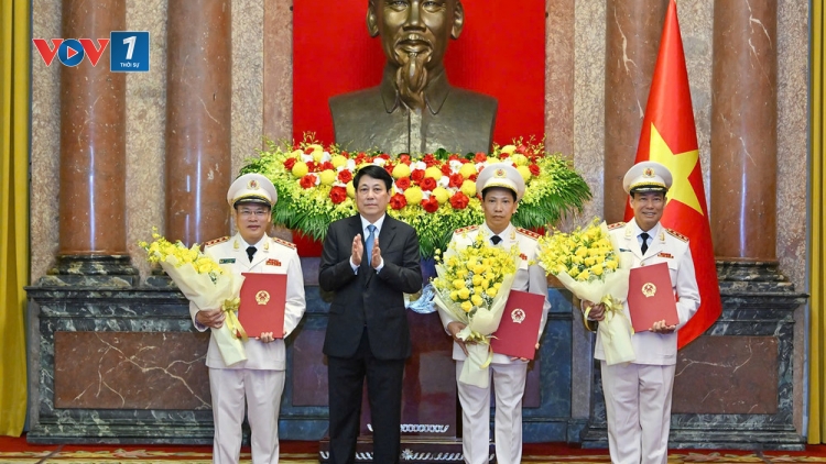 Thời sự 12h 14/6/2025: Chủ tịch nước thăng cấp bậc hàm thượng tướng cho 3 thứ trưởng Bộ Công an