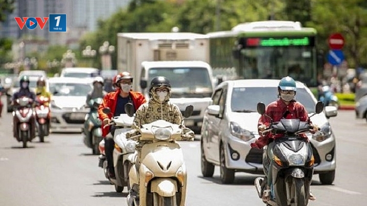 Thời tiết ngày 15/7/2025: Hà Nội và cả nước ngày nắng nóng, chiều tối mưa lớn