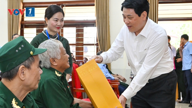 Chủ tịch nước Lương Cường thăm, tặng quà Trung tâm Điều dưỡng thương binh Duy Tiên