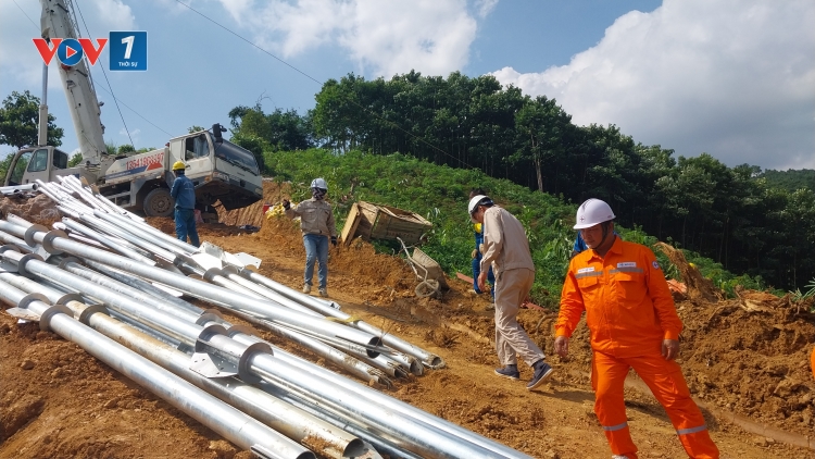 Dự án Dường dây 500kv Lào Cai- Vĩnh Yên: Ý Đảng lòng dân quyết tâm không gián đoạn thi công.