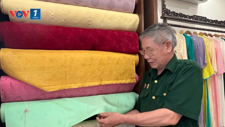 Người cựu chiến binh giữ "hồn" lụa, tiếp lửa làng nghề