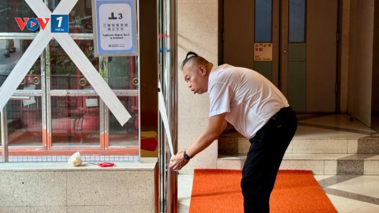 Trung Quốc nâng cảnh báo bão Wipha lên mức gần cao nhất