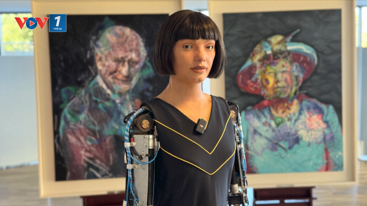 Robot nghệ sĩ AI ‘Ai-Da’ ra mắt chân dung Vua Charles III