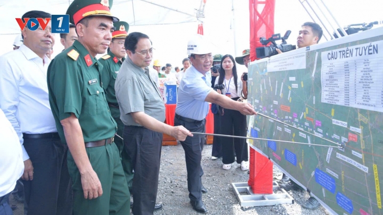 Thủ tướng kiểm tra tiến độ thi công cao tốc tại An Giang và Đồng Tháp