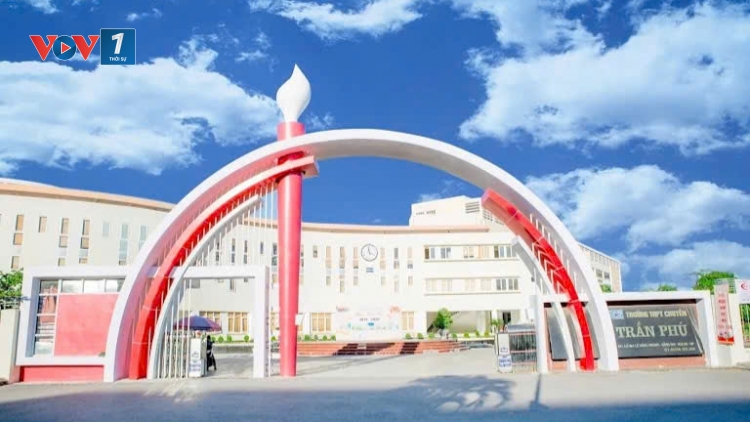 Nhập học vào vào lớp 10 cả chục ngày, thí sinh được thông báo không trúng tuyển