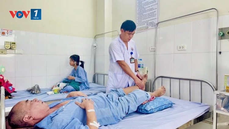 Cấp cứu trong đêm vì chân lạnh đau do tắc mạch chi