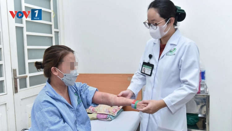 Nguy kịch vì dùng thuốc giảm cân thải độc, collagen không rõ nguồn gốc