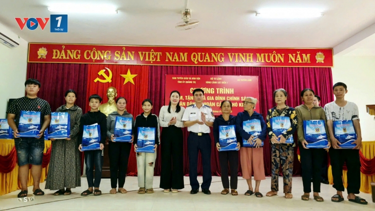Vùng Cảnh sát biển 1 tuyên truyền an ninh biển, đảo tại xã Tuyên Lâm, Quảng Trị