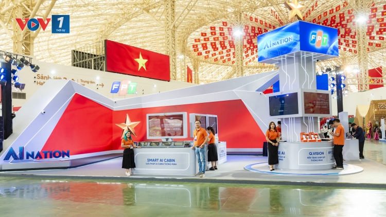 Trải nghiệm trí tuệ nhân tạo tại triển lãm 80 thành tựu KTXH