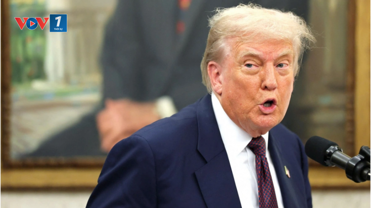 Ông Trump tuyên bố sẽ áp thuế 100% đối với chip và chất bán dẫn nhập khẩu vào Mỹ