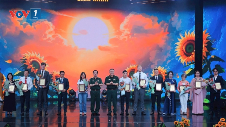 Giao lưu nghệ thuật hỗ trợ nạn nhân chất độc da cam